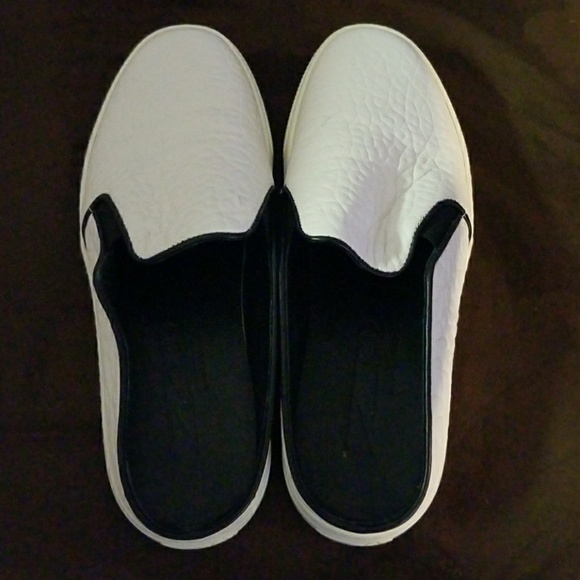 mule sneakers canada